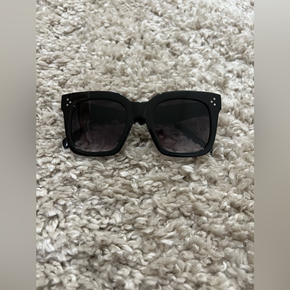 Oversized Square Black Sunnies